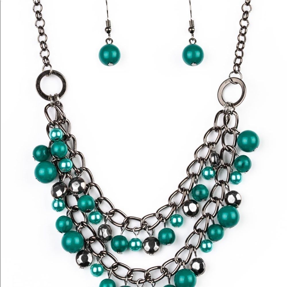 Watch Me Now - Green Necklace & Earring Set